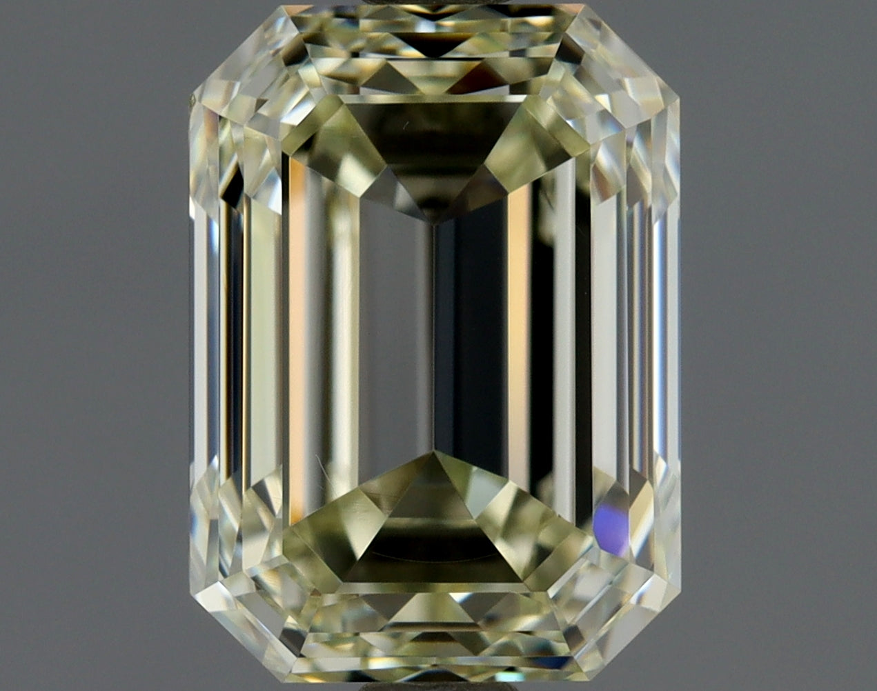 Emerald 1.9 Ct. L VVS2 -  VG VG