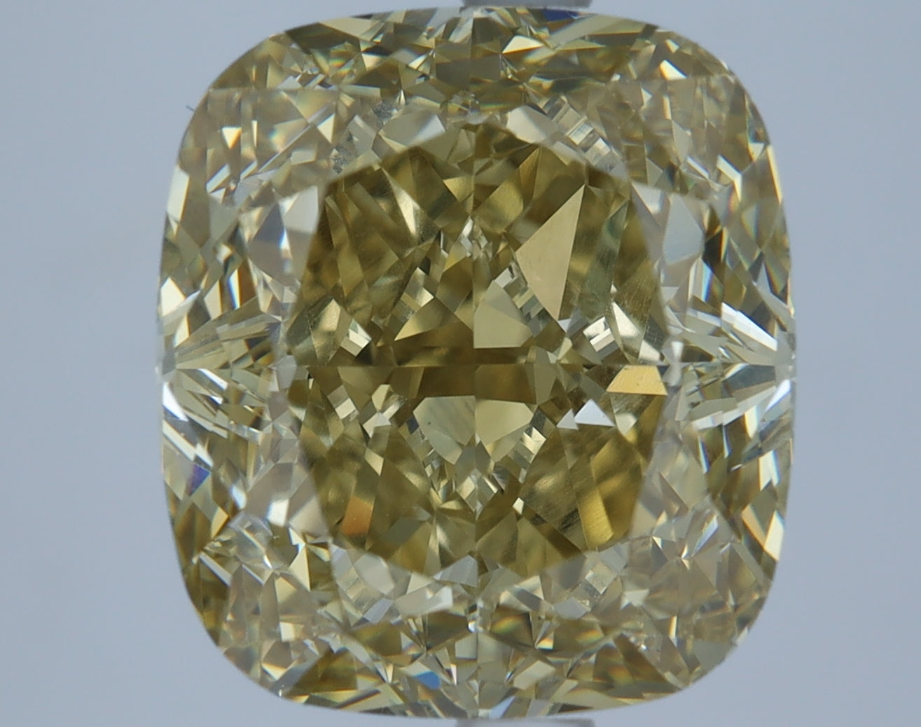 Cushion 4.79 Ct. FBY VS1 -  EX EX